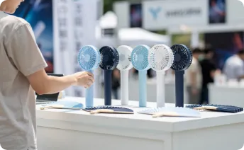 アーティスト物販・記念グッズに使いやすいハンディファン