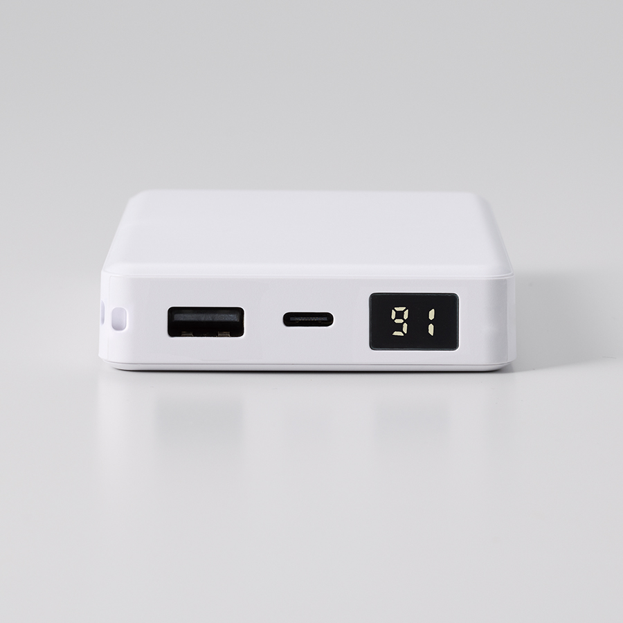 モバイルチャージャー8000 デジタル表示付