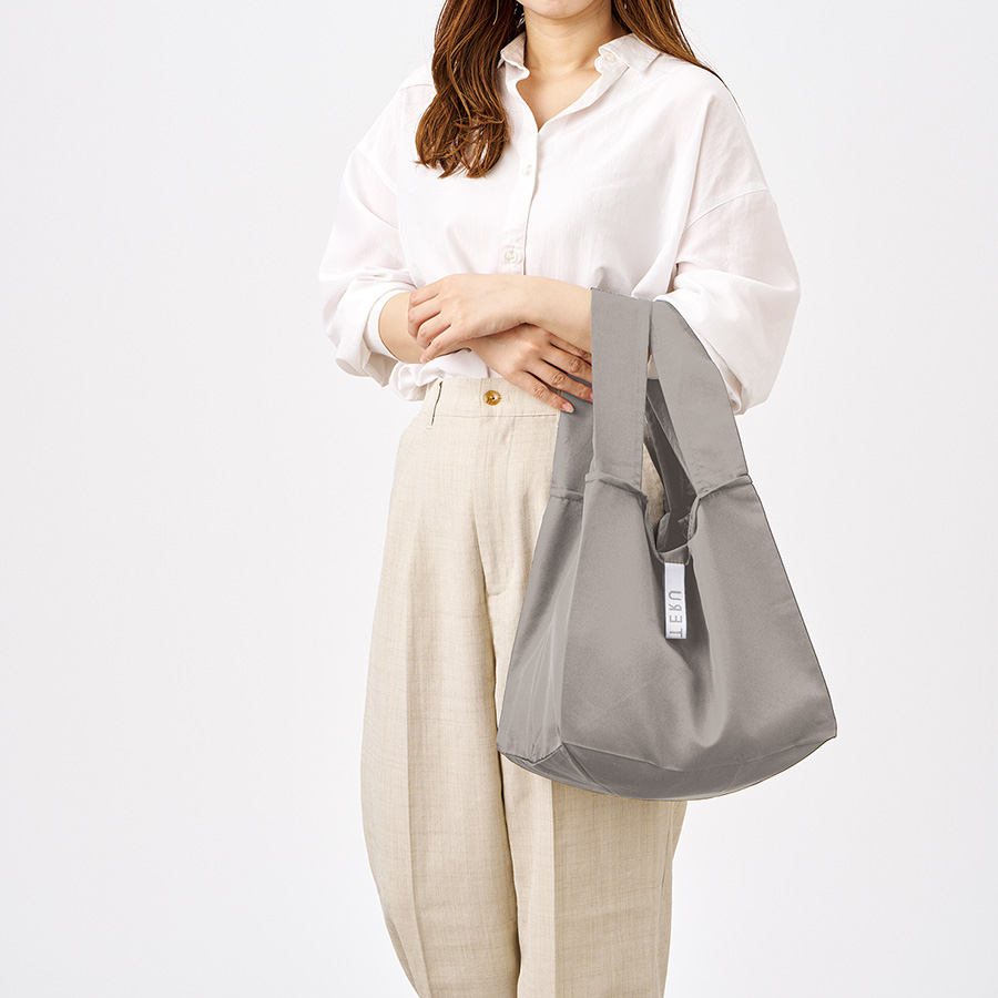 クルリト セルフレジで使いやすいスクエアデリバッグ