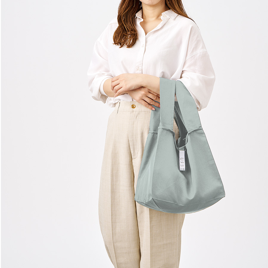 クルリト セルフレジで使いやすいスクエアデリバッグ