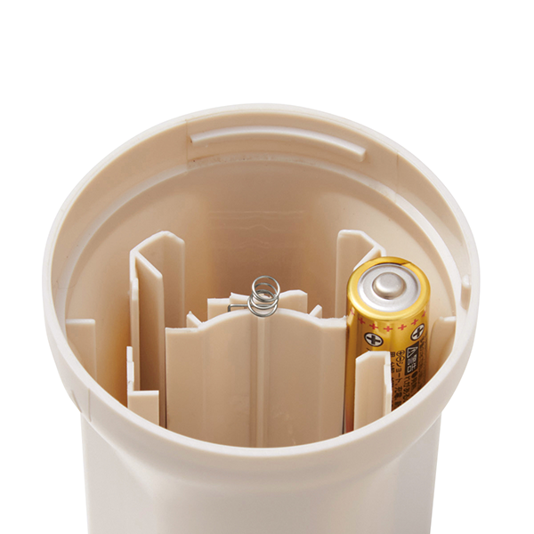 備えて安心 単1形から単4形まで使えるハンディライト