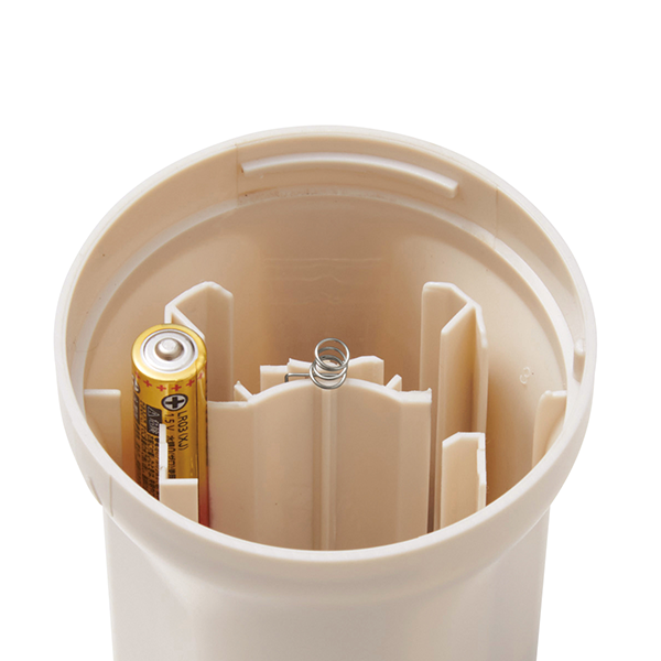 備えて安心 単1形から単4形まで使えるハンディライト